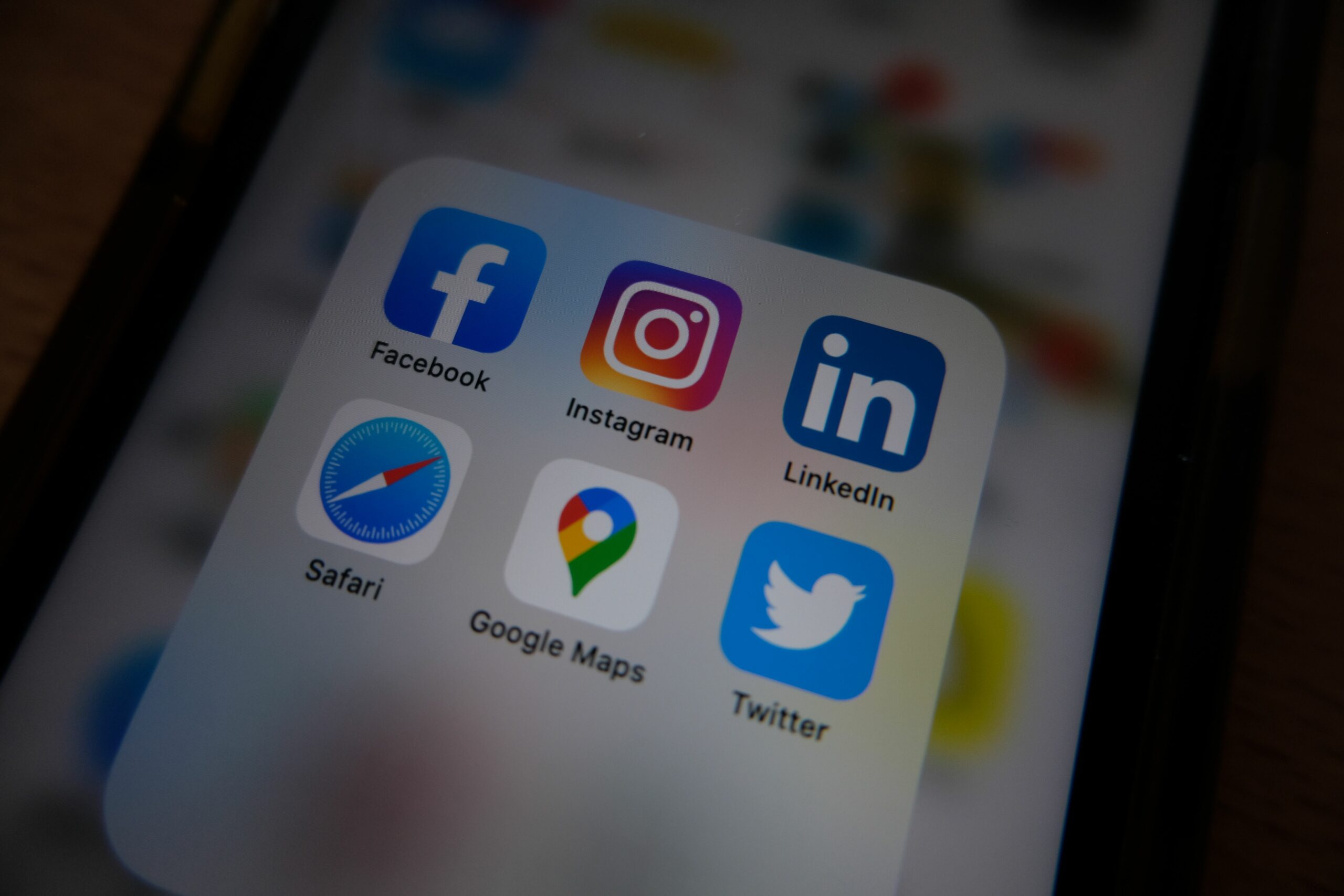 Personal branding dirigeant : pourquoi 58 % des décisions B2B s’y jouent désormais